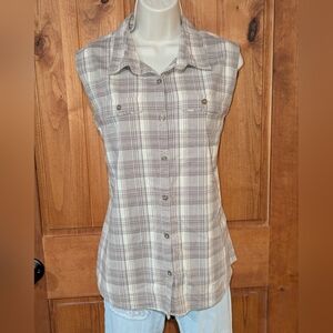 Cabela's Tan Plaid Sleeveless Button-Down Shirt‎